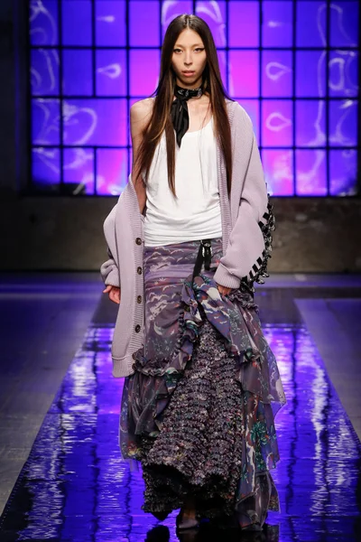 Look 18